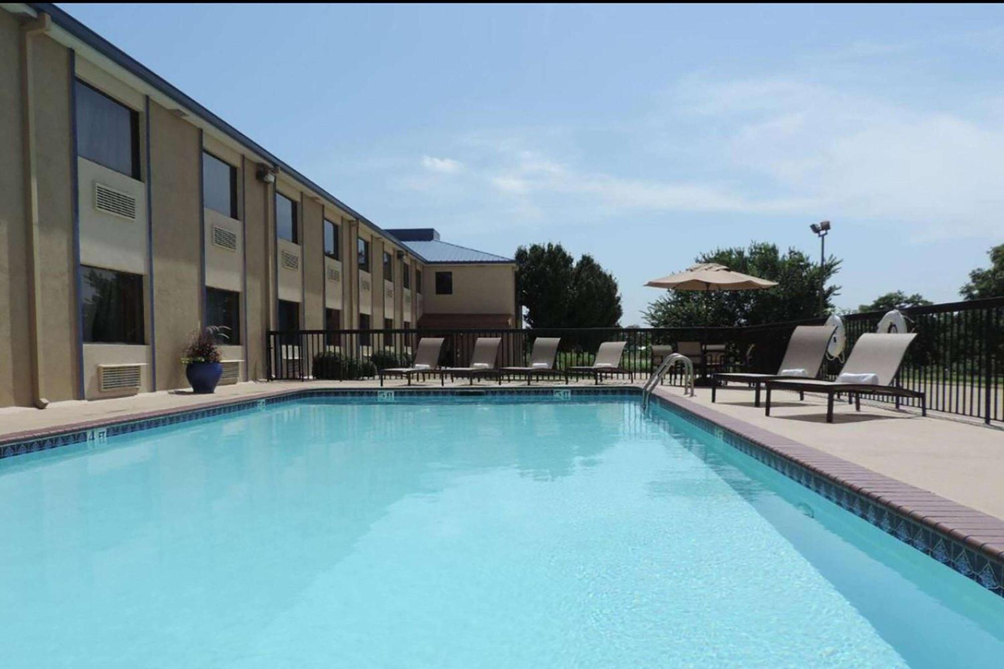 Baymont By Wyndham Ardmore I-35 Экстерьер фото