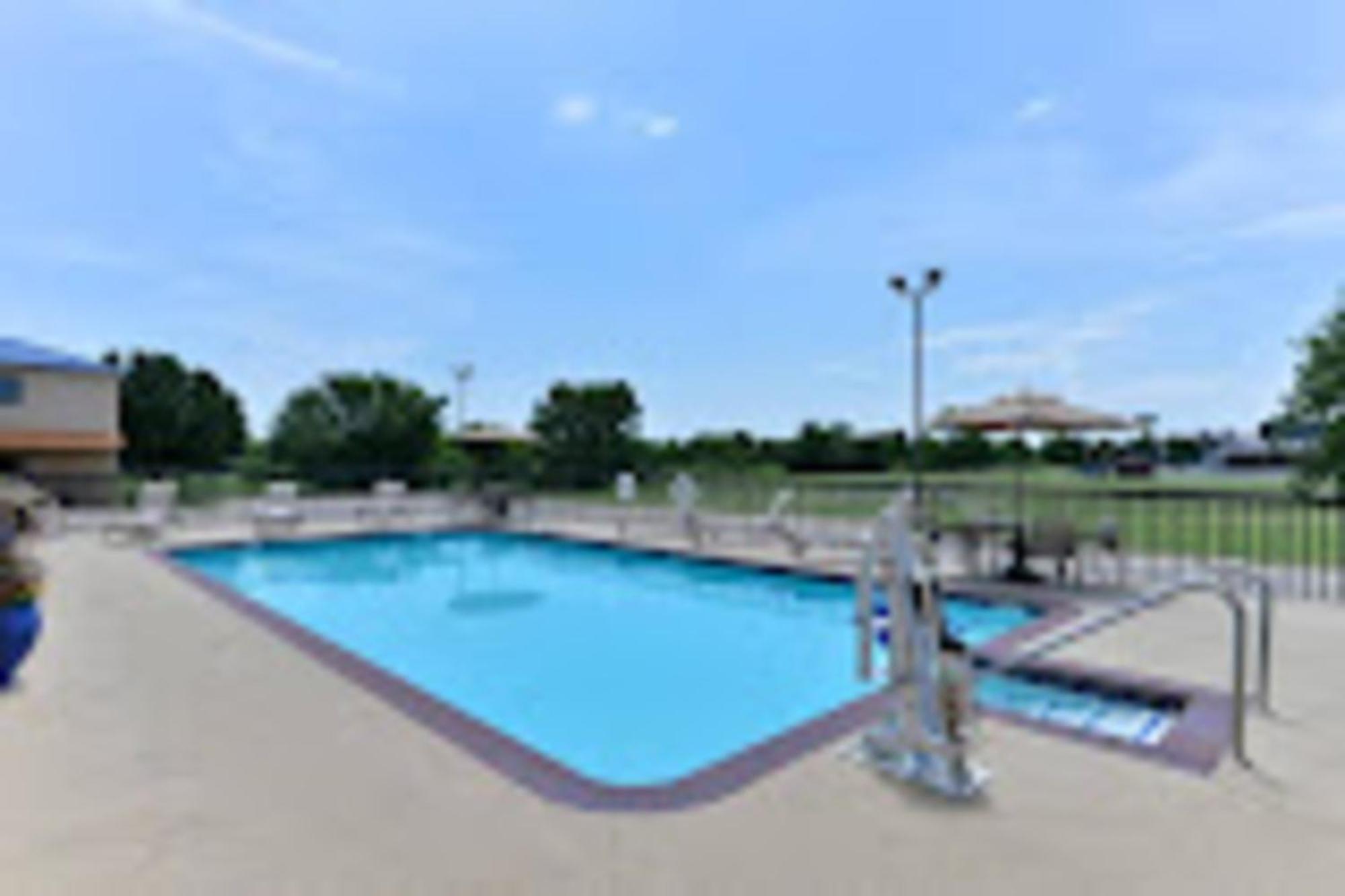 Baymont By Wyndham Ardmore I-35 Экстерьер фото